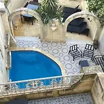 4 Bedroom House With Pool And Beautiful Views Дом отдыха