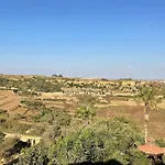4 Bedroom House With Pool And Beautiful Views *