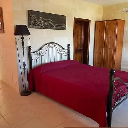 4 Bedroom House With Pool And Beautiful Views *