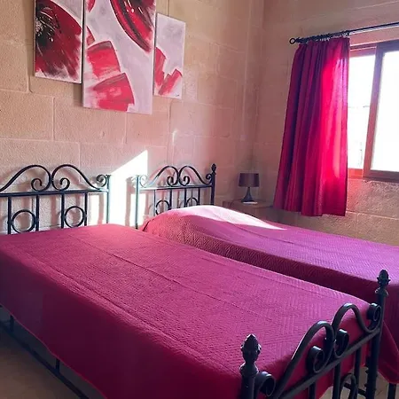 4 Bedroom House With Pool And Beautiful Views