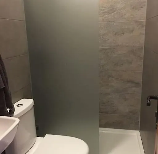 4 Bedroom House With Pool And Beautiful Views Case de vacanță