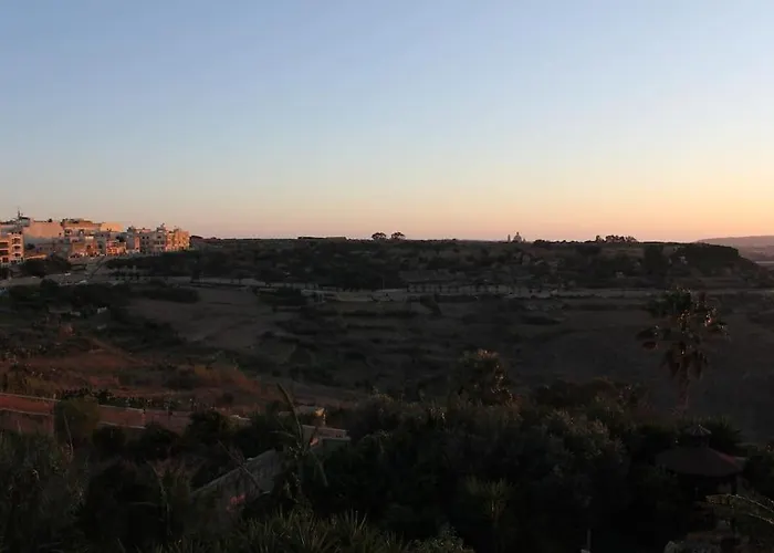 4 Bedroom House With Pool And Beautiful Views * Nadur