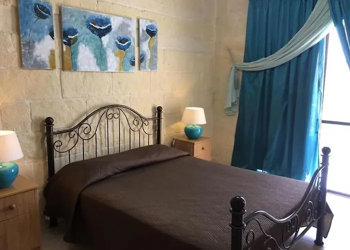 4 Bedroom House With Pool And Beautiful Views Case de vacanță