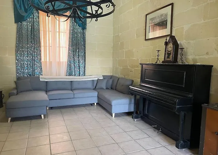 4 Bedroom House With Pool And Beautiful Views *