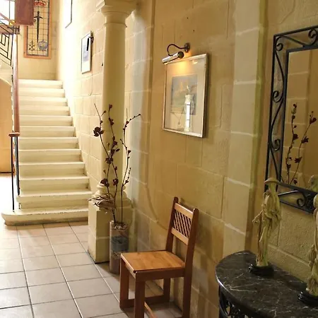 4 Bedroom House With Pool And Beautiful Views Nadur